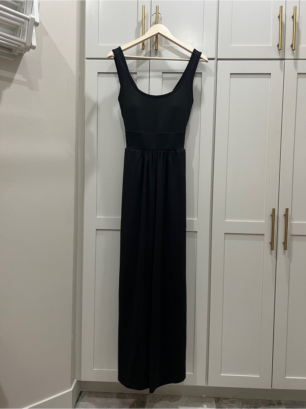 HALARA Black Sleeveless Scoop-Neck Jumpsuit